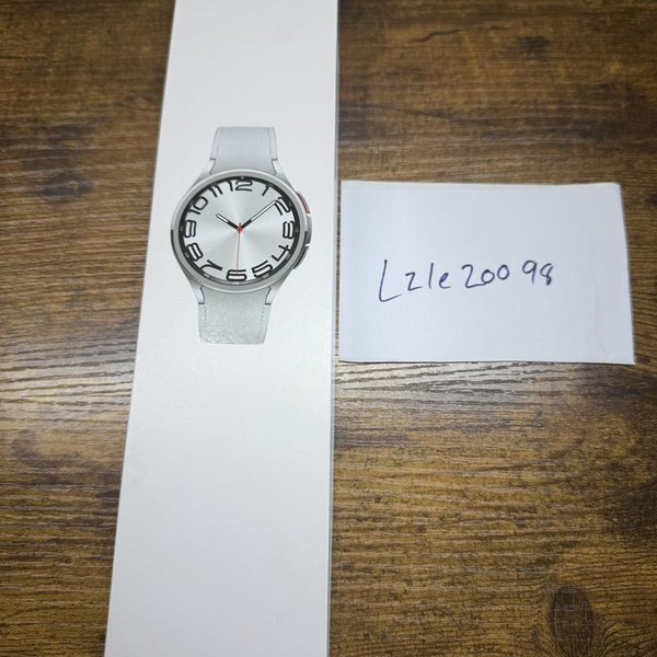 Samsung Galaxy Watch6 Classic - Unlocked, Silver, 47mm