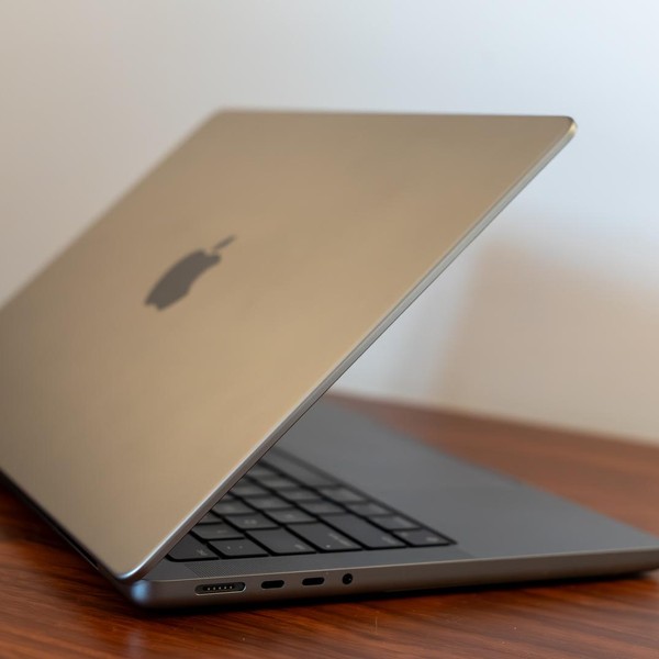 MacBook Pro 2021 - 14 inch - 1 TB, Gray, 16 GB, Apple M1 Pro 10-core