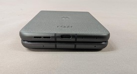 Mint
													Motorola Razr (2024) - Unlocked, Gray, 256 GB, 8 GB, photo 3 of 12