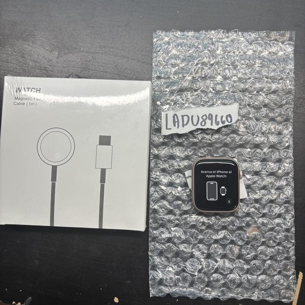 Apple Watch Series 5 40mm - Unlocked, Gold, A2094 Cellular, Aluminum