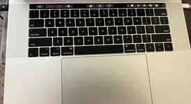 Good
													MacBook Pro 2018 (With Touch Bar) - 15" - I7, Silver, 512 GB, 16 GB, photo 1 of 10