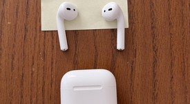 Used
													Apple AirPods 2nd Gen - Lightning Case, photo 1 of 6