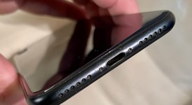 Good
													Apple iPhone SE 3rd Gen 2022 - Unlocked, Midnight, 64 GB, A2595, photo 3 of 7