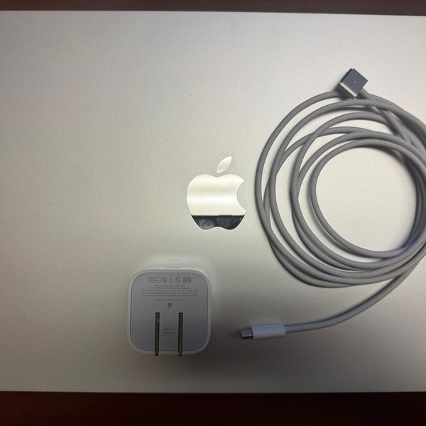 MacBook Air 2024 (M3) - 15 inch - Apple M3, Silver, 1 TB, 16 GB, 10-core GPU