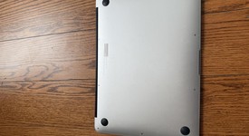 Good
													MacBook Air 2017 - 13" - I5, Silver, 512 GB, 8 GB, photo 4 of 9