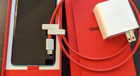 Mint
													OnePlus 8 - Unlocked, Green, 128 GB, 8 GB, IN2015, photo 3 of 9
