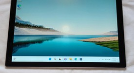 Good
													Microsoft Surface Pro 5 (2017) - Wi-Fi, Silver, 128 GB, 4 GB, photo 2 of 8