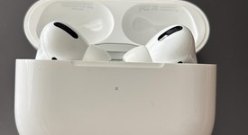 Used
													Apple AirPods Pro 1st Gen - MagSafe Case, photo 3 of 7