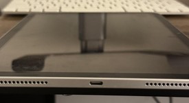 Mint
													Apple iPad 10th Gen - Wi-Fi, Silver, 64 GB, A2696, photo 3 of 11