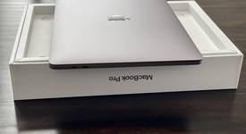 Good
													MacBook Pro 2017 (With Touch Bar) - 13" - I7, Gray, 1 TB, 16 GB, photo 3 of 9