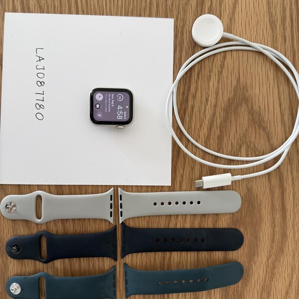 Apple Watch SE (2nd Gen) 40mm - AT&T, Silver, A2726 - Cellular, Aluminum