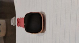 Mint
													Fitbit Versa 4 - Rose Gold, photo 5 of 8