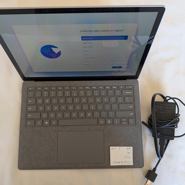 Microsoft Surface Laptop 4 - 256 GB, Platinum, 16 GB, AMD Ryzen 5, 13.5 inch