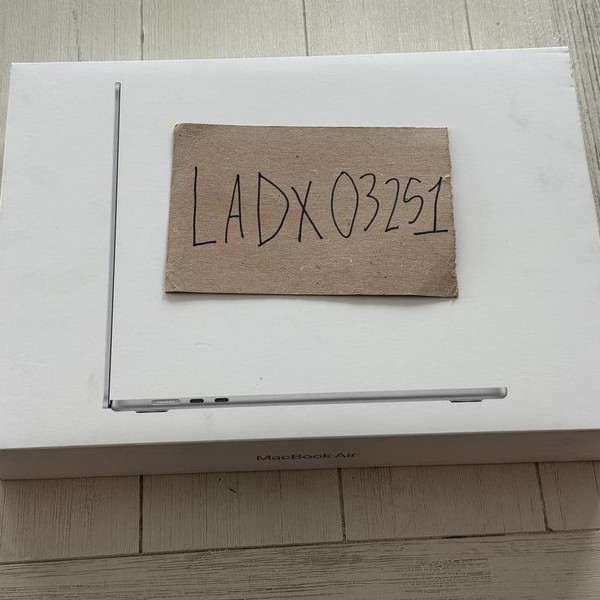 MacBook Air 2025 (M4) - 15 inch - 512 GB, Silver, 16 GB, Apple M4