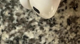 Used
													Apple AirPods Pro 2 - Lightning, photo 5 of 17
