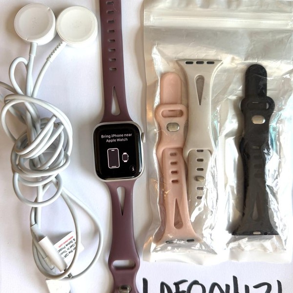 Apple Watch Series 9 41mm - Starlight, A2978 - GPS, Aluminum