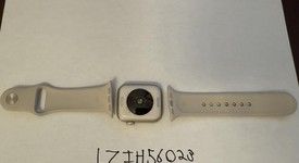 Fair
													Apple Watch SE 1st Gen 40mm - Gray, A2351 - GPS, Aluminum, photo 3 of 7