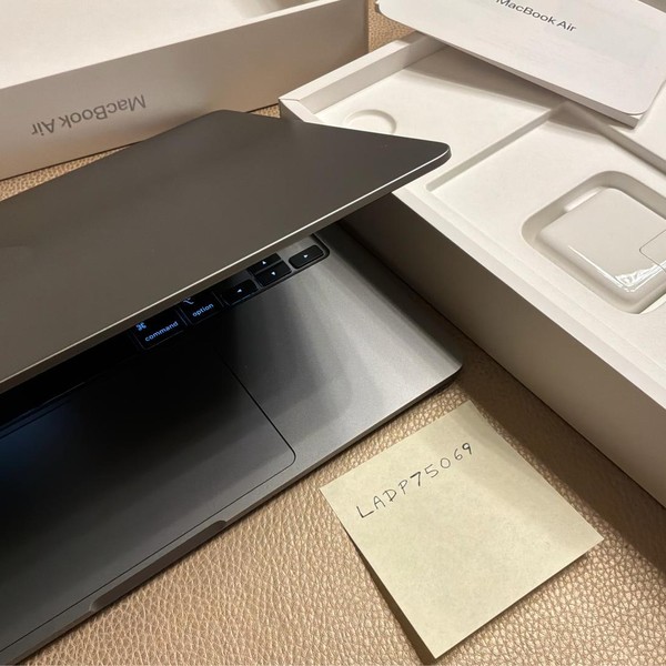 MacBook Air 2022 (M2) - 13 inch - 256 GB, Gray, 16 GB, Apple M2