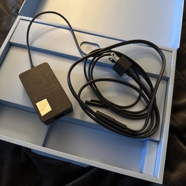 Microsoft Surface Pro 11 - Sapphire, 512 GB, 16 GB