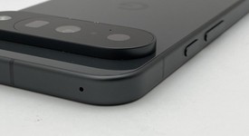 Good
													Google Pixel 10 - Unlocked, Obsidian, 128 GB, GLBW0, photo 4 of 6