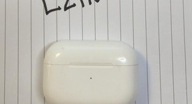 Used
													Apple AirPods Pro 1st Gen - MagSafe Case, photo 3 of 12