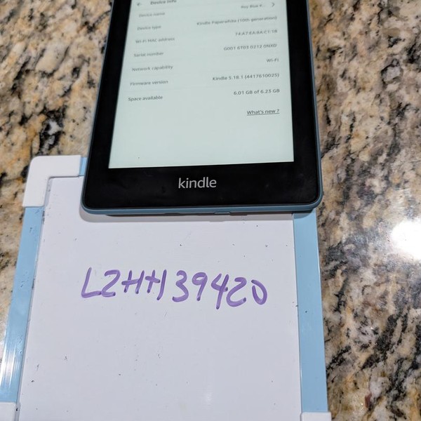 Amazon Kindle Paperwhite 10th Gen - Amazon, 8 GB