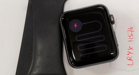 Good
													Apple Watch Series 3 42mm - Unlocked, Gray, A1861, Aluminum, photo 5 of 6