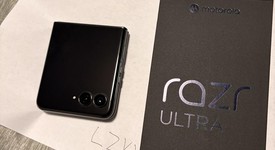 Mint
													Motorola Razr Ultra (2025) - Unlocked, PANTONE Scarab, 1 TB, 16 GB, photo 6 of 6