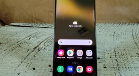 Mint
													Samsung Galaxy S22 - Unlocked, Black, 128 GB, 8 GB, SM-S901U1, photo 1 of 6