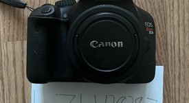 Mint
													Canon EOS Rebel T2i, photo 2 of 8