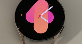 Mint
													Samsung Galaxy Watch5 - Unlocked, Gold, 40mm, photo 1 of 5