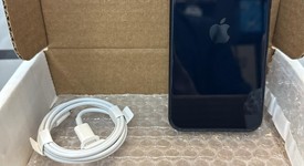 Mint
													Apple iPhone SE 3rd Gen 2022 - Unlocked, Midnight, 64 GB, A2595, photo 2 of 6