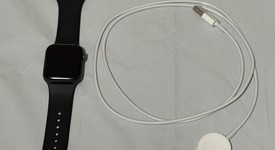 Good
													Apple Watch Series 5 40mm - Unlocked, Gray, A2094 Cellular, Aluminum, photo 3 of 3