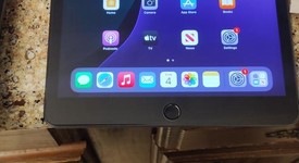 Mint
													Apple iPad 7th Gen - Unlocked, Gray, 32 GB, A2200, photo 3 of 9