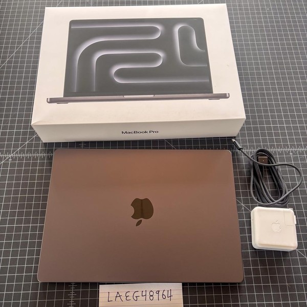 MacBook Pro 2026 - 14 inch (M5) - 1 TB, Space Black, 24 GB, Apple M5, Standard Display