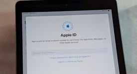 Good
													Apple iPad 6th Gen - T-Mobile, Gray, 32 GB, A1954, photo 3 of 5