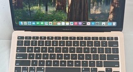Good
													MacBook Air 2020 - 13" - I3, Gold, 256 GB, 8 GB, photo 1 of 10