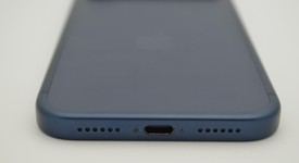 Mint
													Apple iPhone 17 Pro Max - Unlocked, Deep Blue, 256 GB, A3257, photo 4 of 11