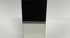 Good
													Samsung Galaxy Z Flip5 - Unlocked, Cream, 512 GB, 8 GB, SM-F731U1, photo 5 of 6