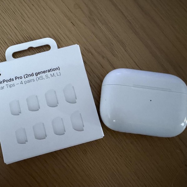 Apple AirPods Pro 2 - Lightning