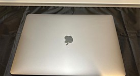 Good
													MacBook Pro 2017 (With Touch Bar) - 15" - I7, Gray, 256 GB, 16 GB, photo 4 of 7
