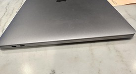 Good
													MacBook Pro 2016 (With Touch Bar) - 15" - Gray, 512 GB, 16 GB, photo 4 of 6