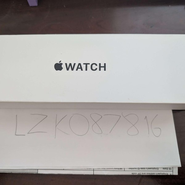 Apple Watch SE 2nd Gen 40mm - Starlight, A2722 - GPS, Aluminum