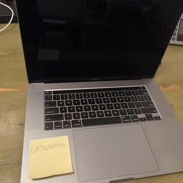 MacBook Pro 2019 - 16 inch - 512 GB, Gray, 16 GB, Intel Core i7