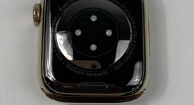 Mint
													Apple Watch Series 7 41mm - Unlocked, Gold, A2475 - Cellular, Stainless, photo 4 of 8