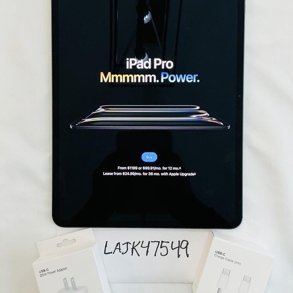 Apple iPad Pro 13 inch (M4) 2024 - Unlocked, 256 GB, Black, 8 GB, A2926, Standard Glass
