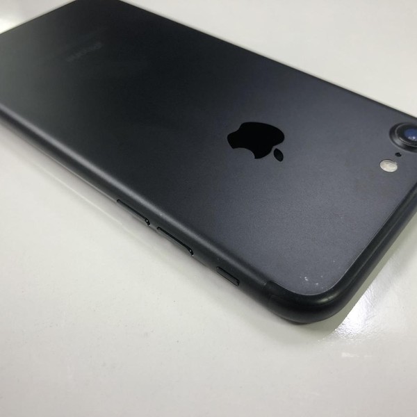 Apple iPhone 7 - Unlocked, Black, 32 GB, A1778, GSM