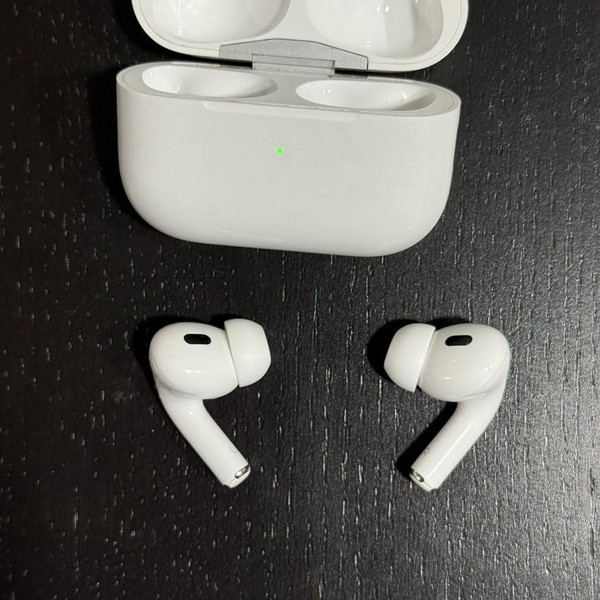 Apple AirPods Pro 2 - Lightning