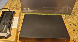 Mint
													Xbox One X (2017) - Black, Standard, photo 4 of 6