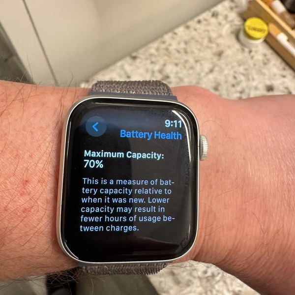 Apple Watch Series 5 44mm - Silver, A2093 - GPS, Aluminum